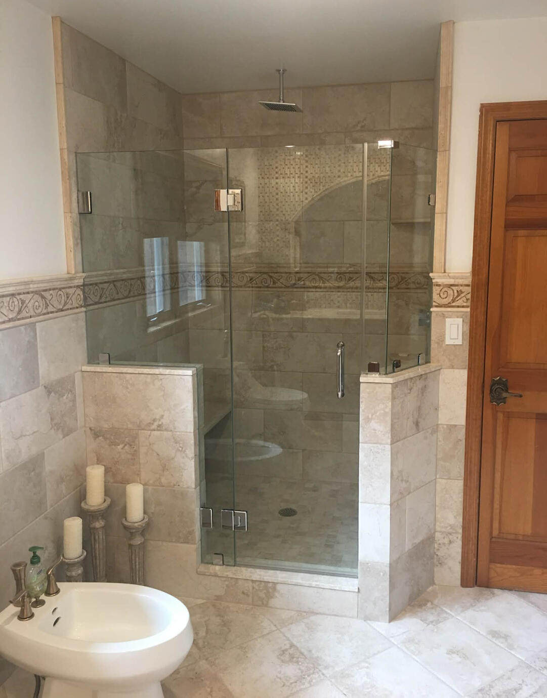 Porcelain Tile in Travertine Print Shower Walls, Deco Border Bathroom Walls